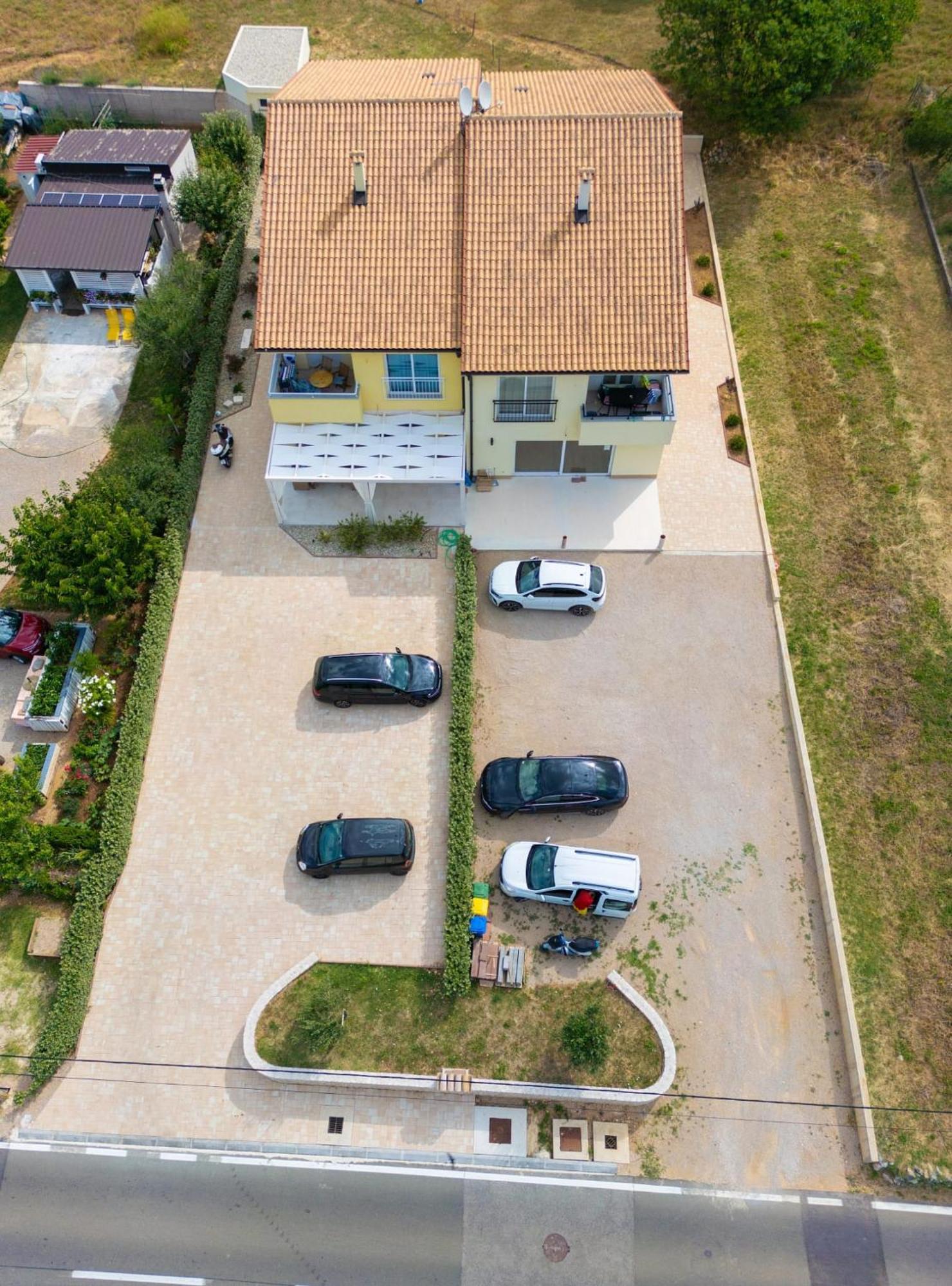 Ena & Leona * Baška